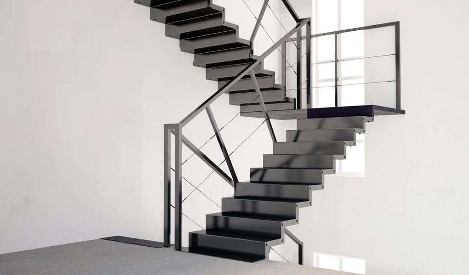 Escalier flottant moderne dans un intérieur contemporain minimaliste, avec murs blancs et grande fenêtre apportant lumière naturelle